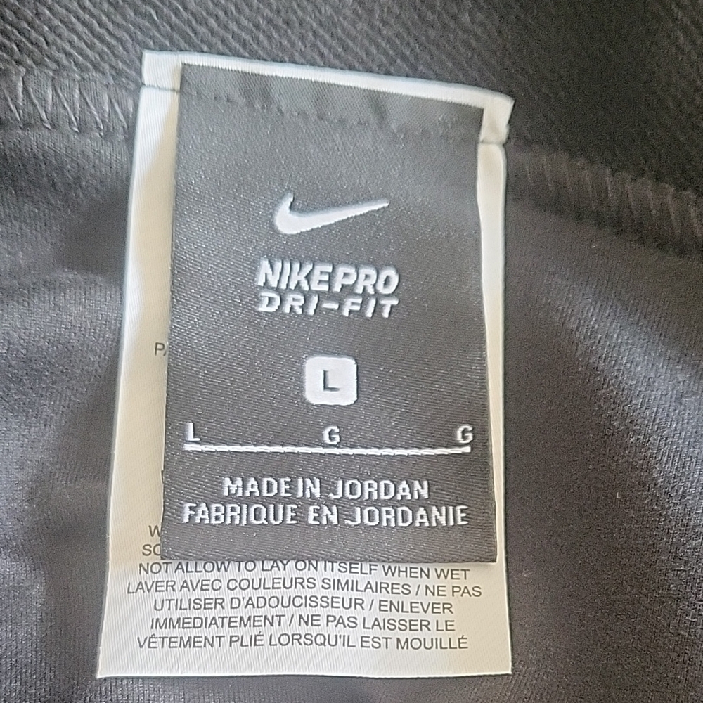 Nike Black Leggings with Gold Logo - Picture 4 of 8